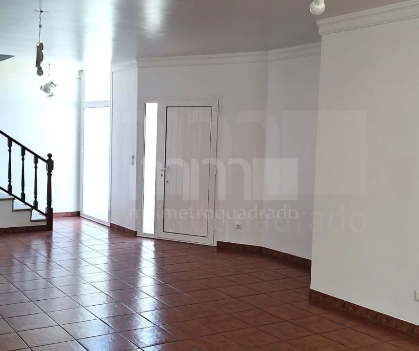Moradia T5 para Venda em Vila Nova de Anha Foto 4