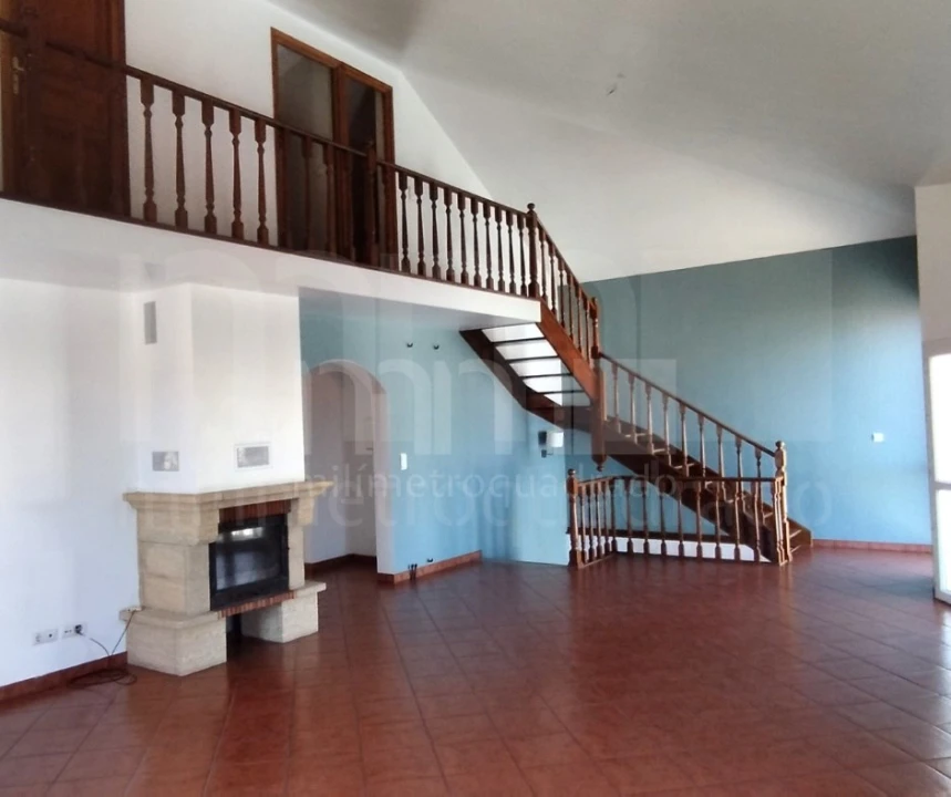 Moradia T5 para Venda em Vila Nova de Anha Foto 5
