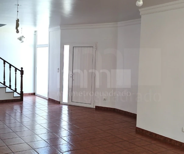 Moradia T5 para Venda em Vila Nova de Anha Foto 4