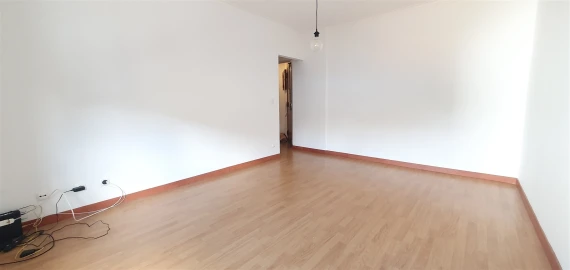 Apartamento T2 para Arrendamento em Queluz e Belas