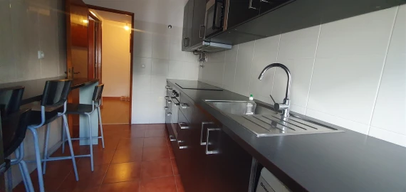 Apartamento T2 para Arrendamento em Queluz e Belas
