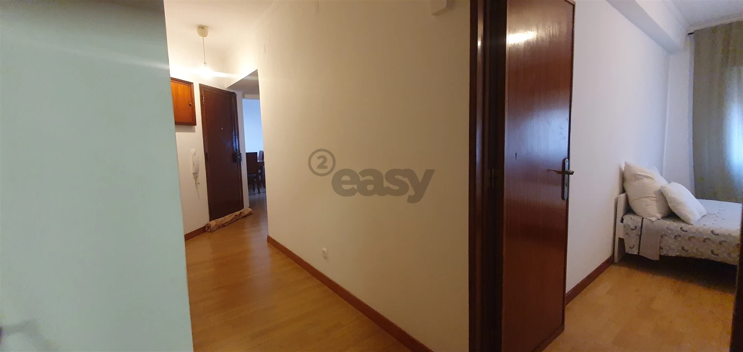 Apartamento T2 para Arrendamento em Queluz e Belas Foto 9