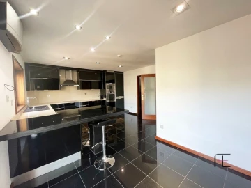 Moradia T4 para Venda em Perafita, Lavra e Santa Cruz do Bispo