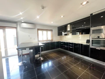 Moradia T4 para Venda em Perafita, Lavra e Santa Cruz do Bispo