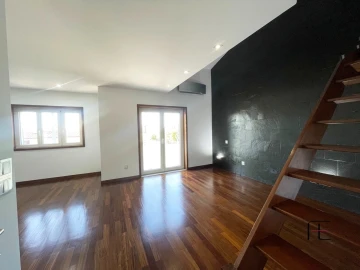 Moradia T4 para Venda em Perafita, Lavra e Santa Cruz do Bispo