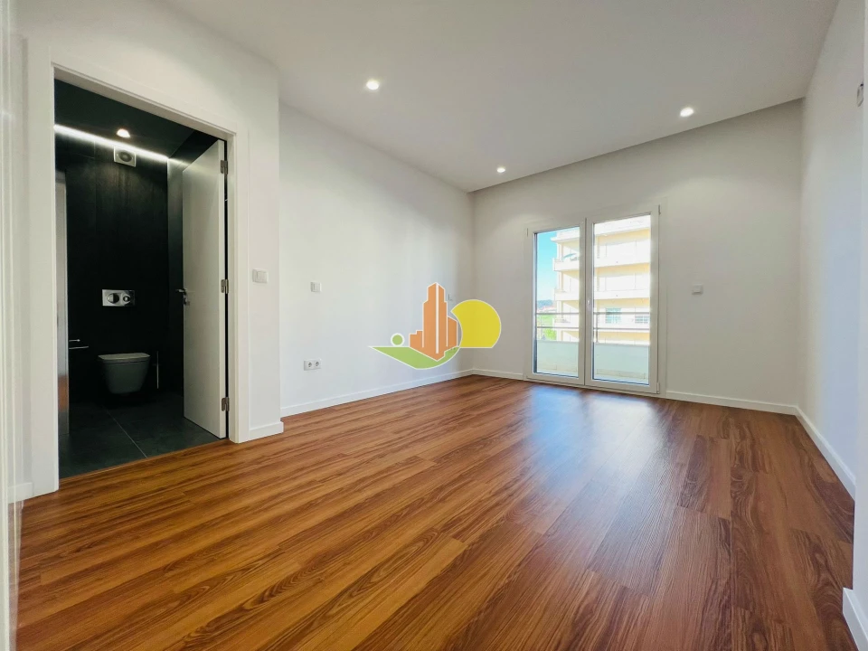 Apartamento T3 para Venda em Tavarede Foto 17