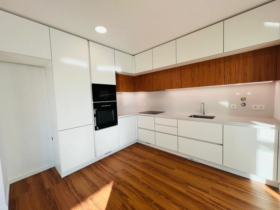 Apartamento T3 para Venda em Tavarede Foto 3