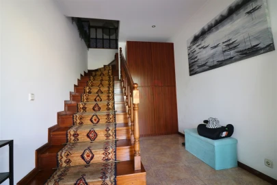 Moradia T8 para Venda em Serzedelo