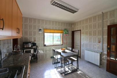 Moradia T8 para Venda em Serzedelo
