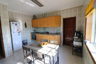 Moradia T8 para Venda em Serzedelo