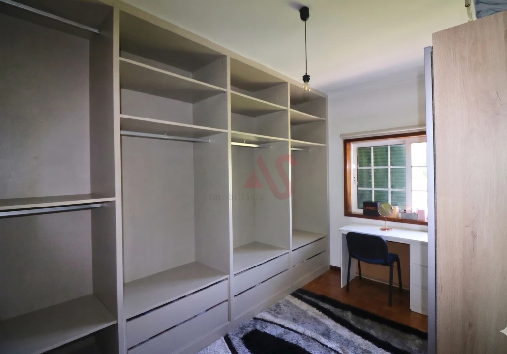 Moradia T8 para Venda em Serzedelo Foto 7