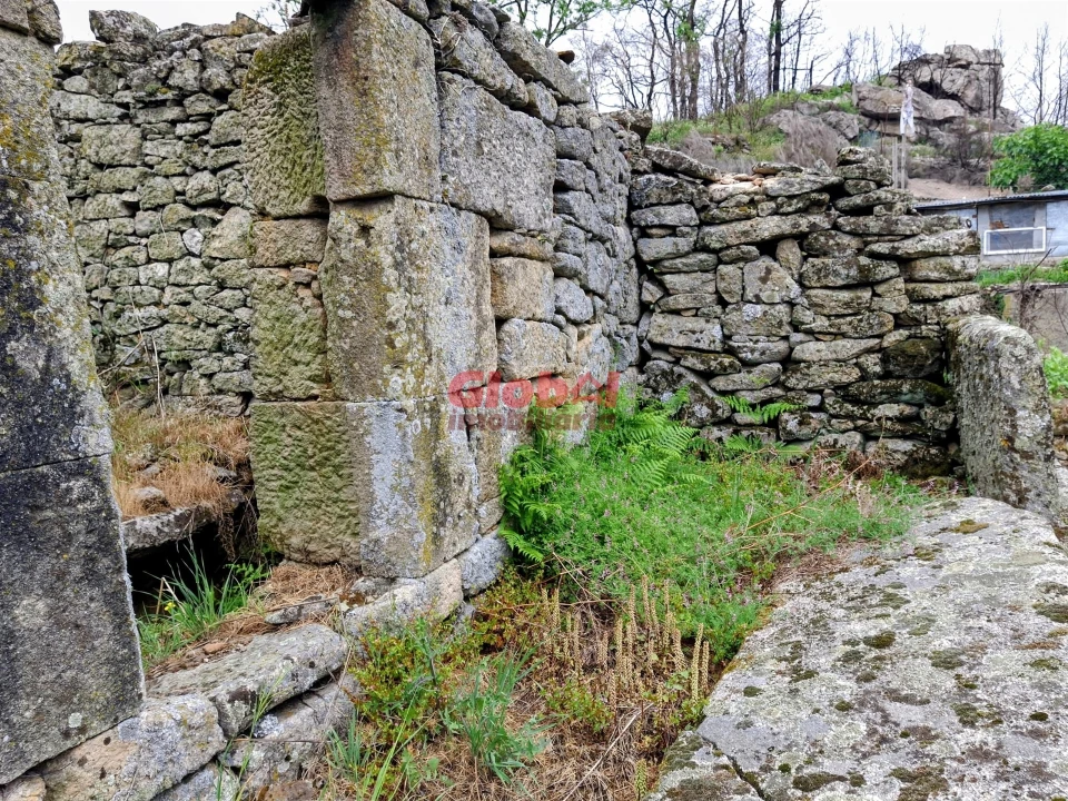 Moradia T0 para Venda em Arnas Foto 4