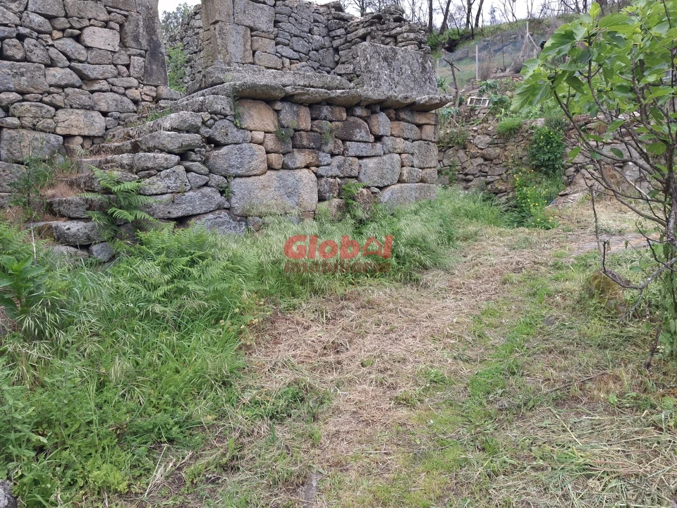 Moradia T0 para Venda em Arnas Foto 2