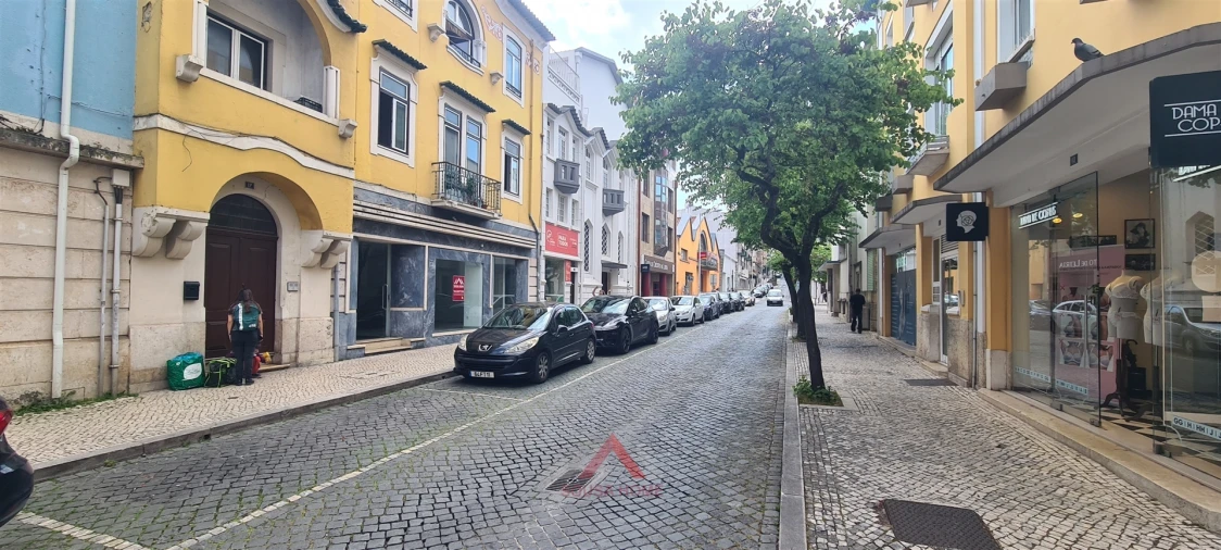Loja para Arrendamento em Leiria, Pousos, Barreira e Cortes Foto 3