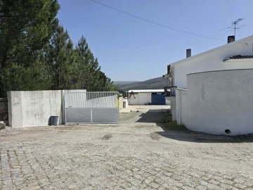Armazém para Arrendamento em Mangualde, Mesquitela e Cunha Alta