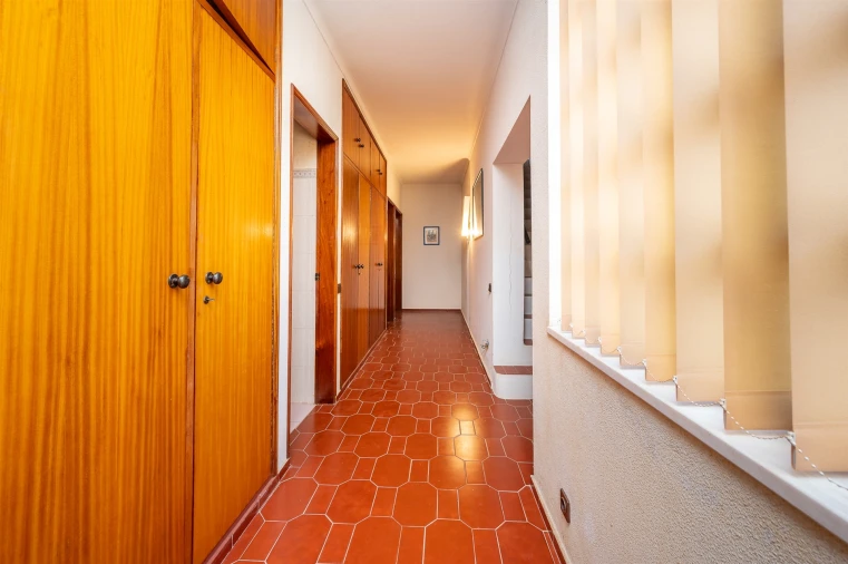 Moradia T10 para Venda em Santa Maria e São Miguel, São Martinho, São Pedro Penaferrim Foto 28