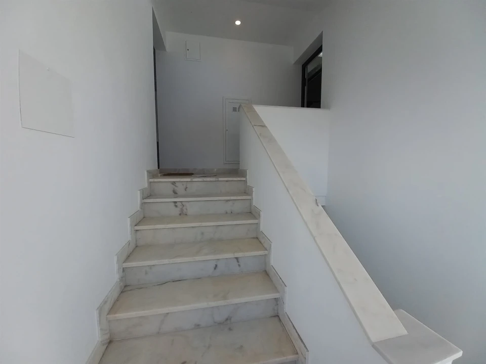 Apartamento T2 para Venda em Colares Foto 2