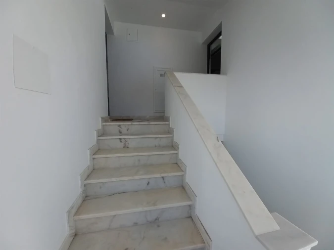 Apartamento T2 para Venda em Colares Foto 2