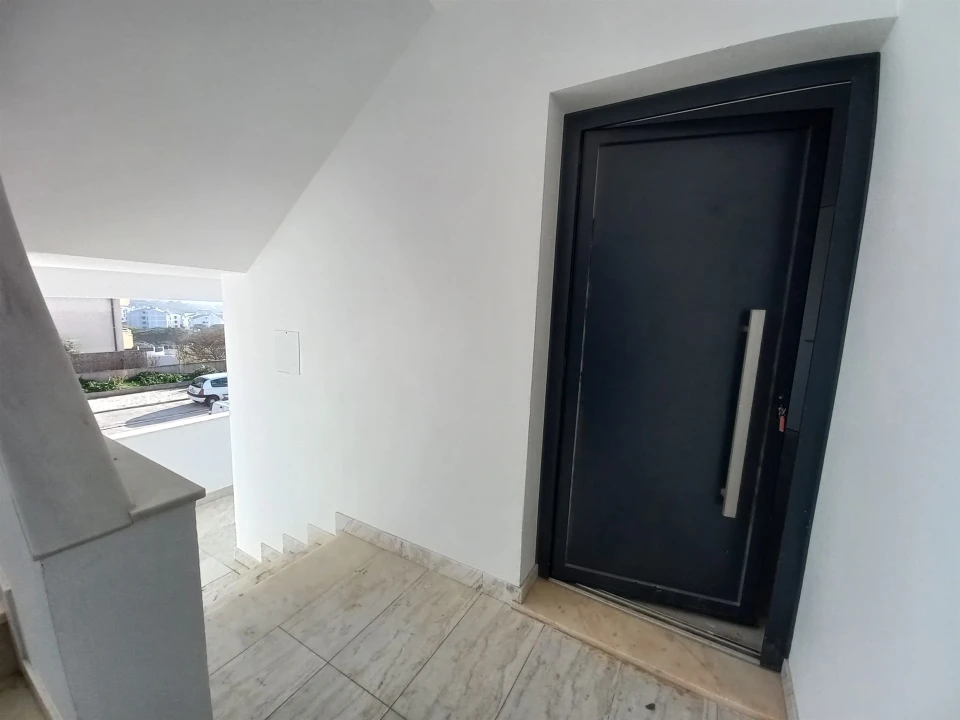Apartamento T2 para Venda em Colares Foto 3