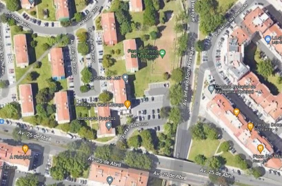 Loja para Venda em Massamá e Monte Abraão