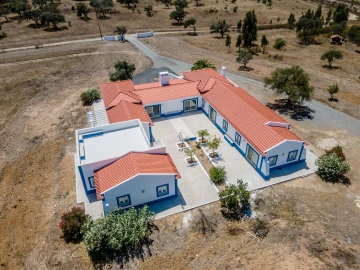 Quinta T4 para Venda em Azinheira dos Barros e São Mamede do Sádão
