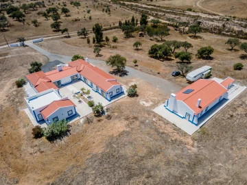 Quinta T4 para Venda em Azinheira dos Barros e São Mamede do Sádão