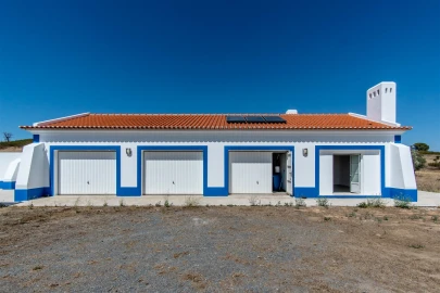 Quinta T4 para Venda em Azinheira dos Barros e São Mamede do Sádão