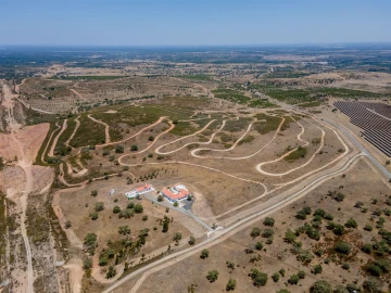 Quinta T4 para Venda em Azinheira dos Barros e São Mamede do Sádão