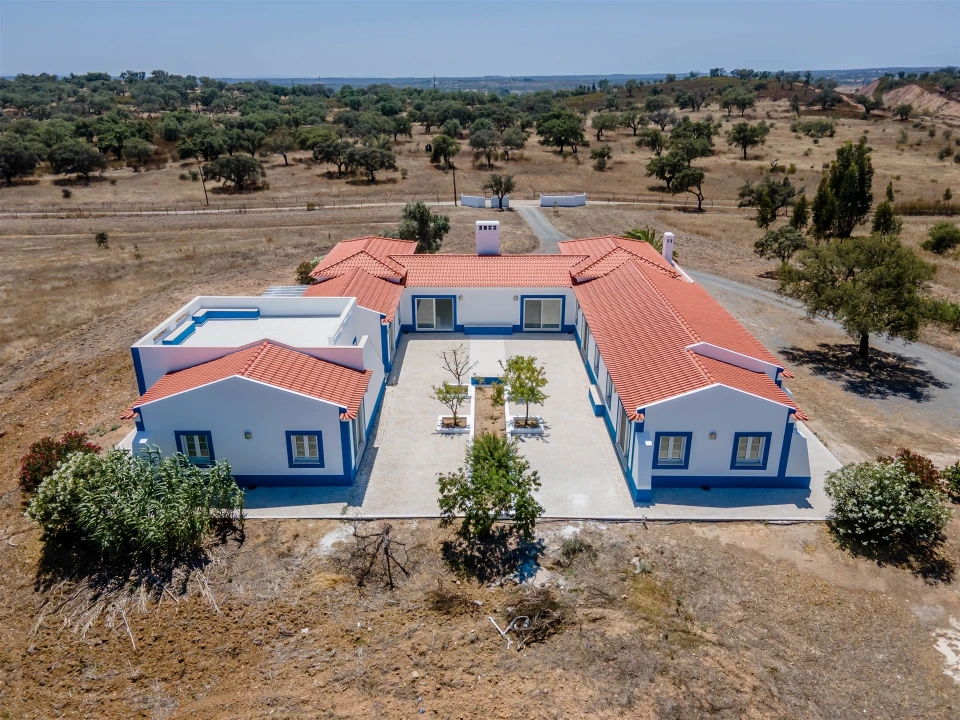 Quinta T4 para Venda em Azinheira dos Barros e São Mamede do Sádão Foto 47