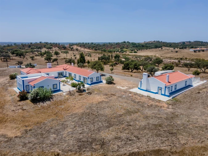 Quinta T4 para Venda em Azinheira dos Barros e São Mamede do Sádão Foto 5