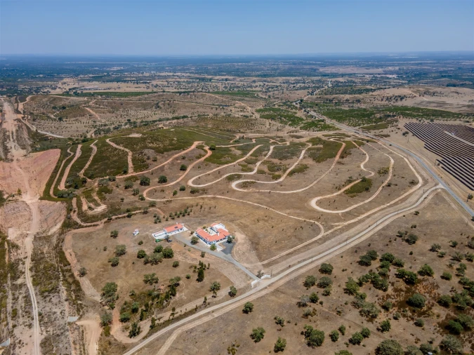 Quinta T4 para Venda em Azinheira dos Barros e São Mamede do Sádão Foto 3