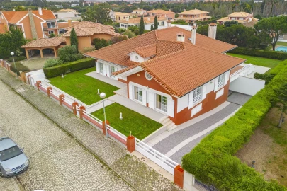 Moradia T4 para Venda em Santa Maria e São Miguel, São Martinho, São Pedro Penaferrim