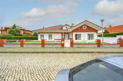 Moradia T4 para Venda em Santa Maria e São Miguel, São Martinho, São Pedro Penaferrim