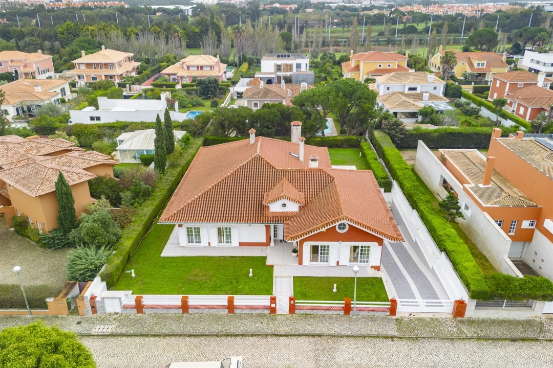 Moradia T4 para Venda em Santa Maria e São Miguel, São Martinho, São Pedro Penaferrim Foto 1