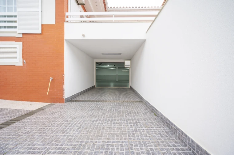 Moradia T4 para Venda em Santa Maria e São Miguel, São Martinho, São Pedro Penaferrim Foto 54