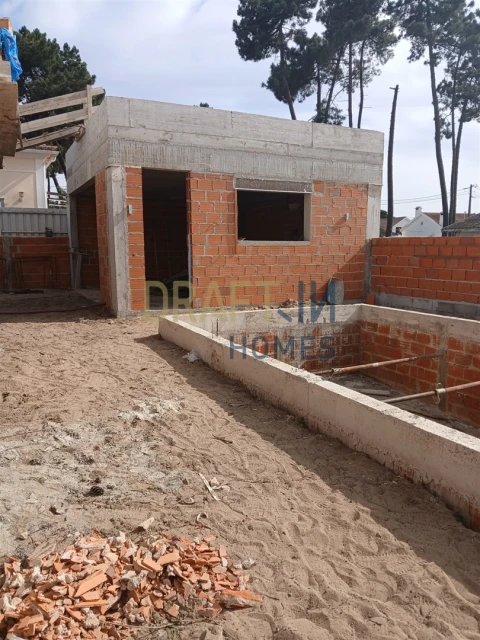 Moradia T5 para Venda em Azeitão (São Lourenço e São Simão)