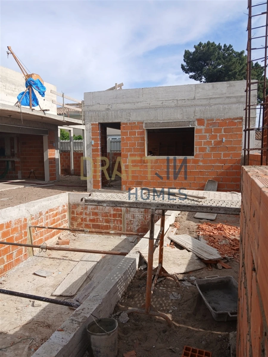 Moradia T5 para Venda em Azeitão (São Lourenço e São Simão) Foto 2