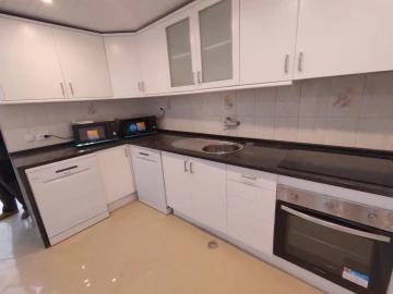 Moradia T9 para Venda em Ajuda
