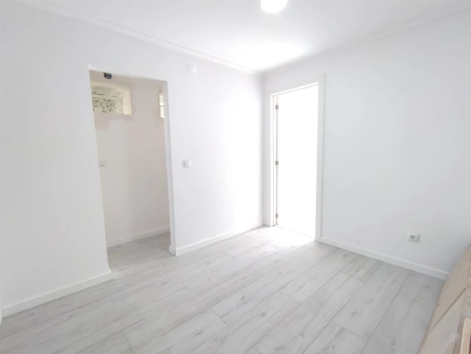 Moradia T9 para Venda em Ajuda Foto 39