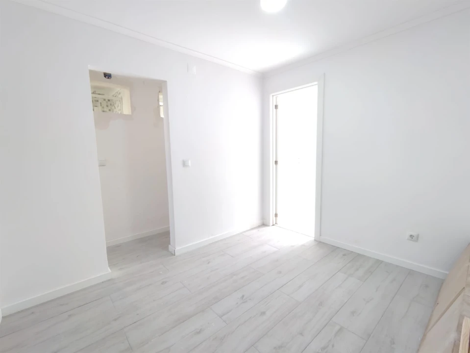 Moradia T9 para Venda em Ajuda Foto 39