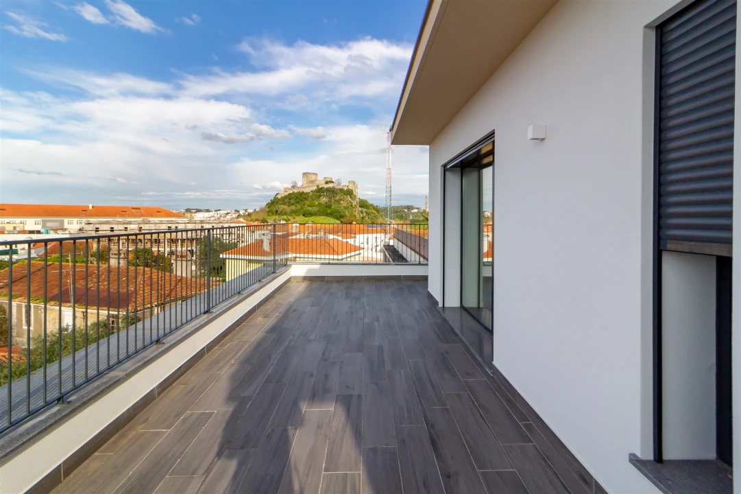 Apartamento T3 para Venda em Leiria, Pousos, Barreira e Cortes Foto 1