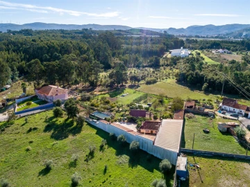 Moradia T5 para Venda em Calvaria de Cima