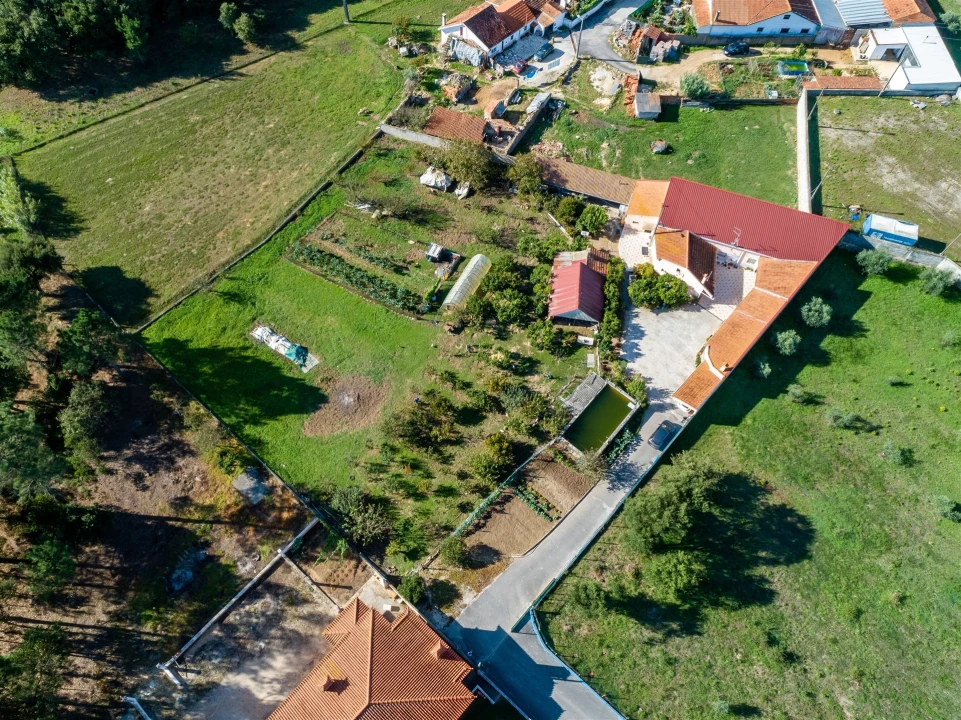 Moradia T5 para Venda em Calvaria de Cima Foto 1