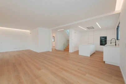 Moradia T4 para Venda em Alcabideche