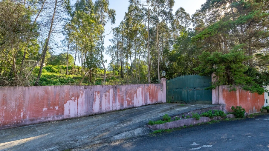 Terreno para Venda em Queluz e Belas