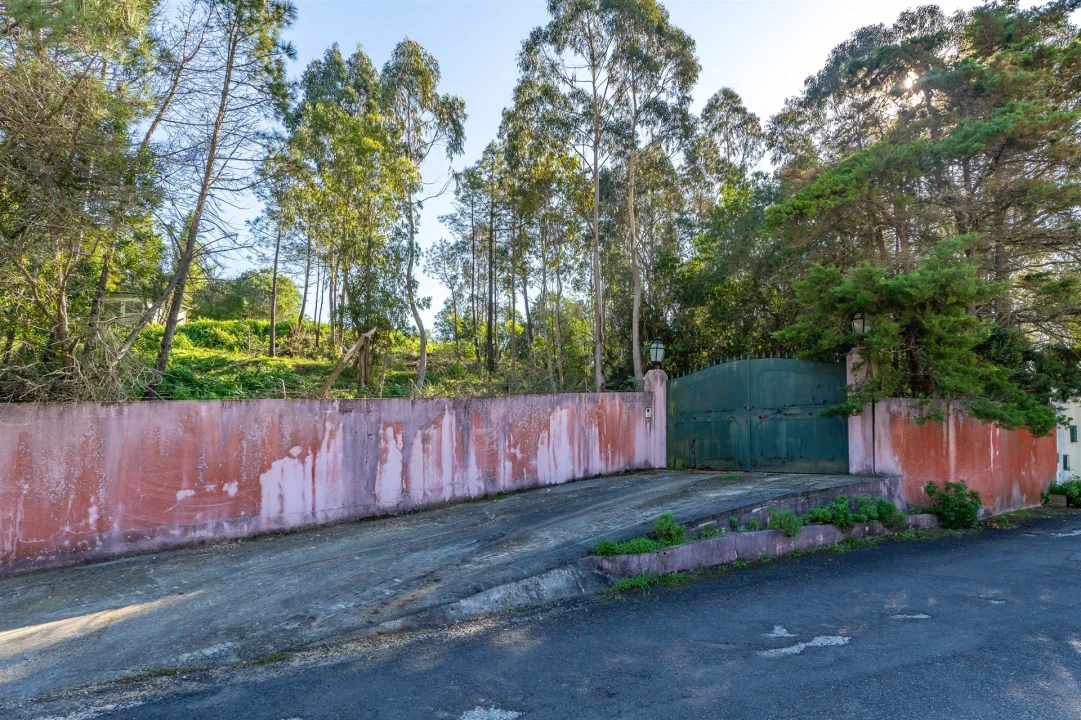 Terreno para Venda em Queluz e Belas Foto 1