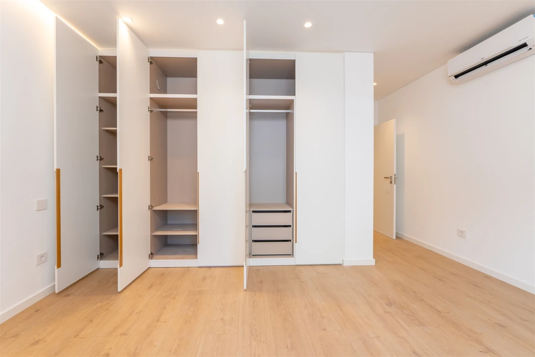 Apartamento T3 para Venda em Carcavelos e Parede Foto 27