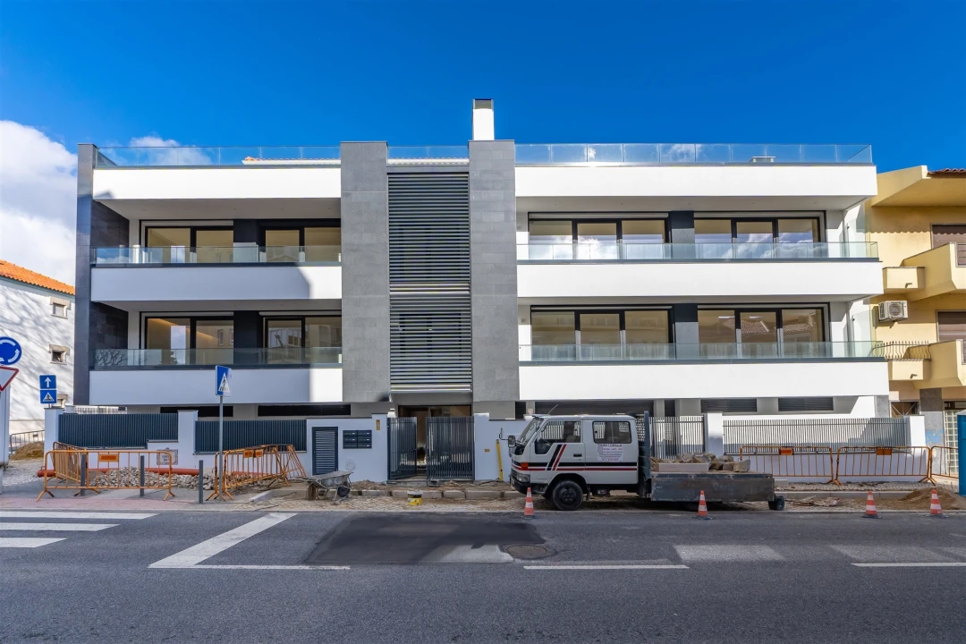 Apartamento T3 para Venda em Carcavelos e Parede Foto 38