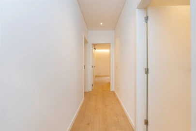 Apartamento T3 para Venda em Carcavelos e Parede
