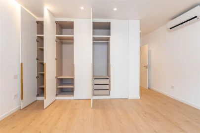 Apartamento T3 para Venda em Carcavelos e Parede